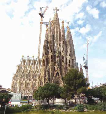 La Sagrada Familia, ou Basilique de la Sainte-Famille à Barcelone, telle qu’elle apparaît aujourd’hui.